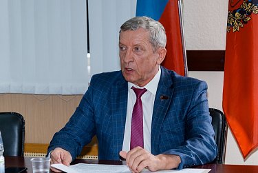 До 16 вход закрыт